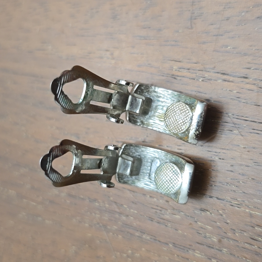 DIOR Vintage Women's Clip On Earrings - Picture 7 of 9